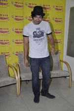 Ali Fazal at the Promotion of Fukrey at 98.3 FM Radio Mirchi in Mumbai on 9th May 2013 (12).JPG